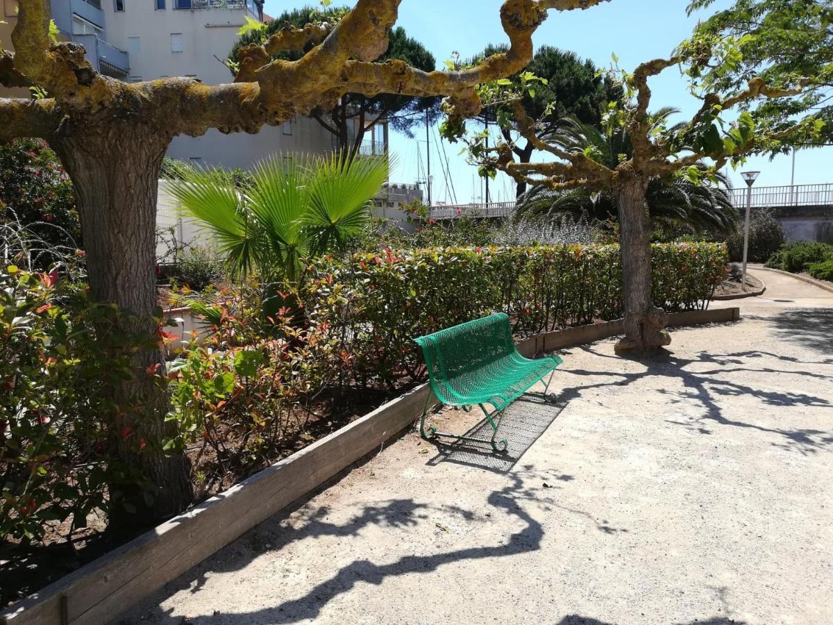 Studio Cabine Vue Port Avec Parking Prive, Piscine, Parc, Boulodrome 阿格德 外观 照片