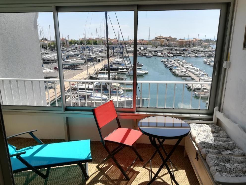 Studio Cabine Vue Port Avec Parking Prive, Piscine, Parc, Boulodrome 阿格德 外观 照片